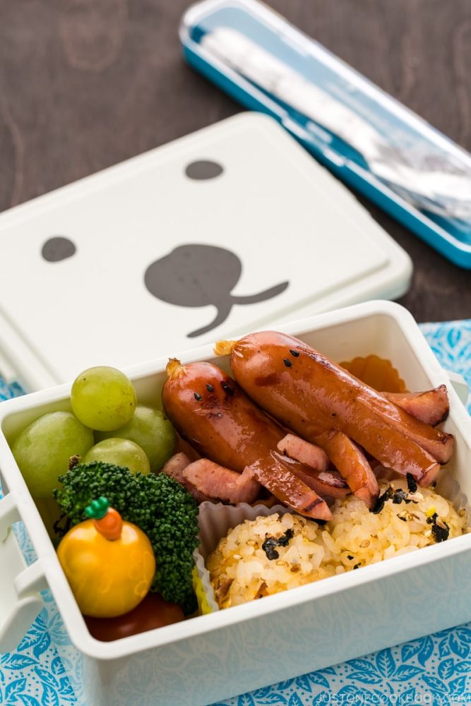 Bento Box Recipe For Toddlers  Panda + Octopus / LUCY LOVES TO EAT