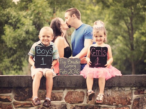 baby announcement with kids